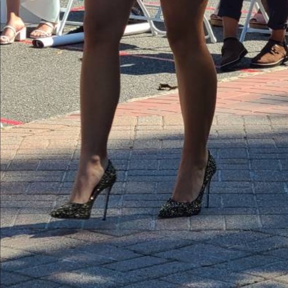 Rene Caovilla
Crystal Embellished Stiletto Pump 39 - Picture 8 of 8